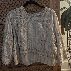 Floral magnolia Pearl top